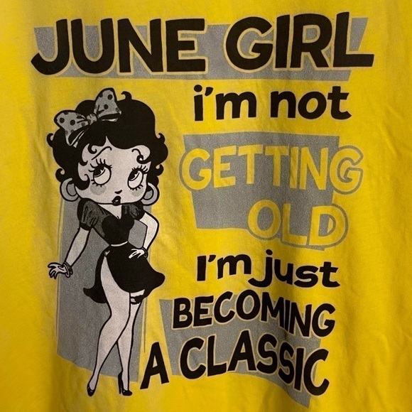 Betty Boop June Girl Tank Top “ I’m not getting old I’m becoming a classic” XL - Picture 3 of 5